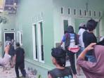 Detik-Detik-Rumah-Briptu-Rizka-Dirusak-Massa-hingga-Porak-poranda.jpg