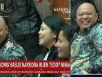 Gelak-tawa-Terdakwa-kasus-peredaran-narkoba-Irjen-Teddy-Minahasa.jpg