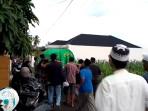 Jenazah-korban-saat-hendak-dimakamkan.jpg