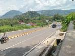 Kendaraan-lewati-ringroad-Kepahiang.jpg