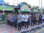 Pj-Bupati-Heriyandi-Roni-sholat-Ied-1445-H-di-Masjid-Nurdin.jpg