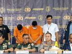 Polda-Metro-tangkap-dua-orang-tersangka-sindikat-penyelundupan-kendaraan-ke-Timor-Leste-34y.jpg