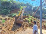 Tiang-listrik-terdampak-longsor-11-feb-2024.jpg