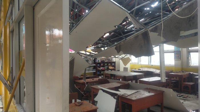 Diterjang Hujan Deras dan Angin Kencang, Atap 4 Ruang Kelas SDN Polisi 1 Kota Bogor Ambruk