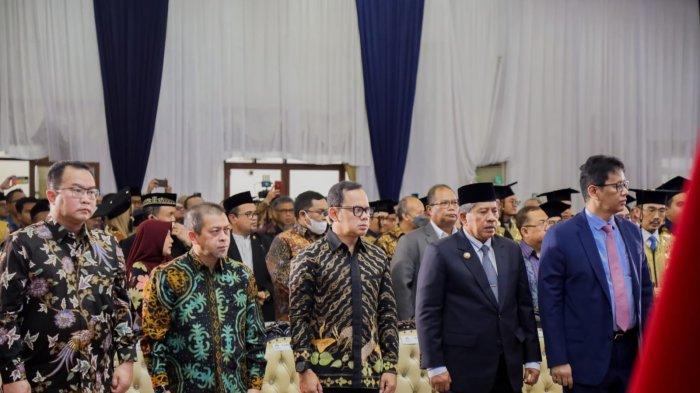 Bima Arya Hadiri Pengukuhan Guru Besar Prof. Dr. Muhammad Syafii Antonio di Kampus Institut Tazkia
