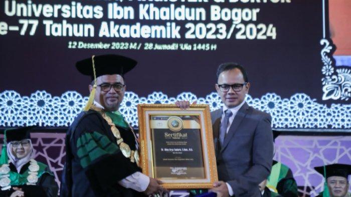 Sukses Majukan Kota Bogor, Bima Arya Terima Penghargaan Tokoh Inovator dan Inspirator 2023 dari UIKA