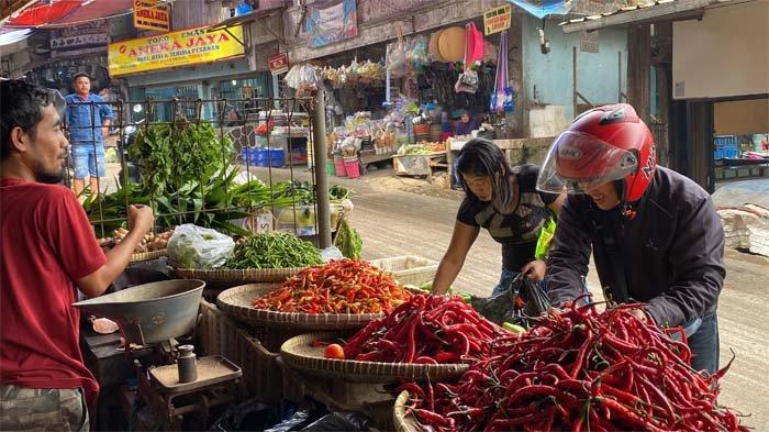 Jelang Bulan Suci Ramadhan 2025, Harga Cabai di Pasar Cisarua Bogor Merangkak Naik