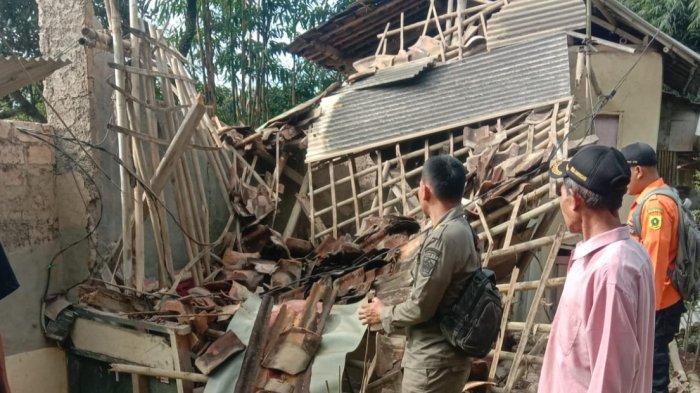 Akibat Hujan Deras dan Angin Kencang, Satu Unit Rumah di Leuwiliang Bogor Porak-Poranda