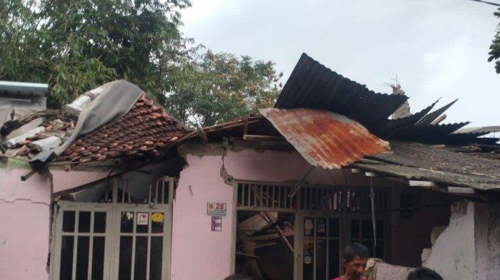 Akibat Angin Kencang, Atap Rumah Warga di Bojonggede Bogor Ambruk, 6 Orang Mengungsi