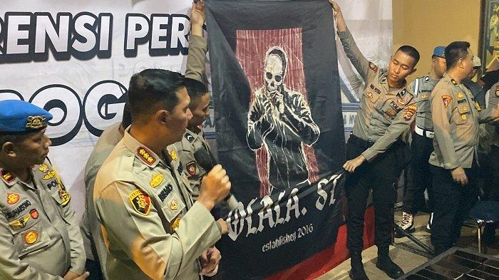 Kapolresta Bogor Kota Perlihatkan Bendera Aliansi Gangster Bocimi, Ini Alasannya