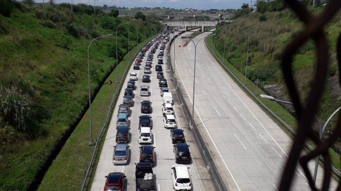 Penampakan Antrean Panjang di Tol Bocimi, Kemacetan Arus Bogor - Sukabumi Lebih dari 10 Km