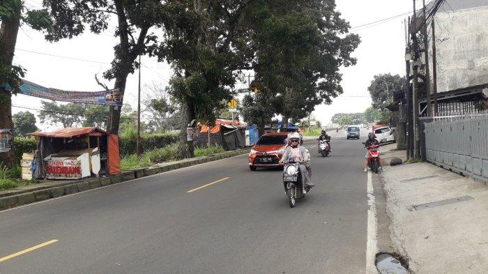 Cuaca Cerah, Lalu Lintas di Jalan Raya Ciawi - Sukabumi Kawasan Cigombong Pagi Ini Ramai Lancar