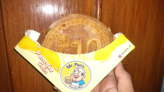 KULINER BOGOR - Mozzarella Pancake Mr.Pans di Bogor. Saat digigit, mozarella di dalamnya akan meleleh.