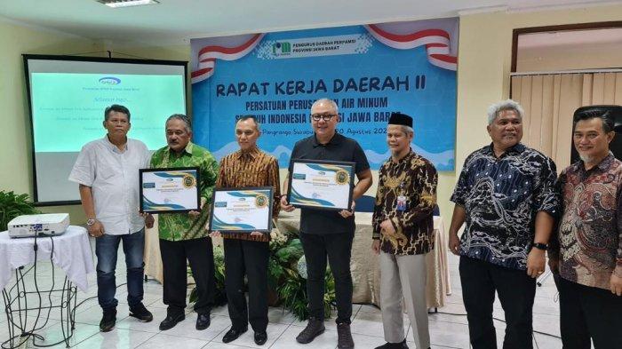 Tirta Kahuripan Kembali Sabet Penghargaan Predikat Terbaik se-Jawa Barat