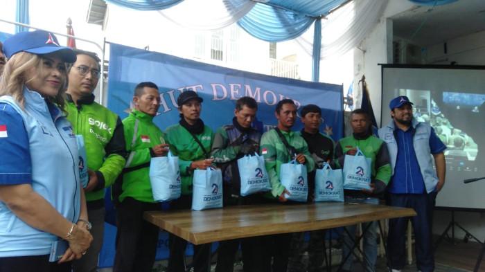 Rayakan HUT ke 24, DPC Partai Demokrat Kota Bogor Tebar Paket Sembako