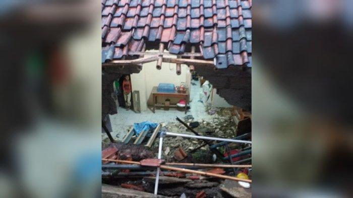 Jelang Buka Puasa, Dinding Rumah Warga Citeureup Jebol Diterjang Longsor, Kerugian Rp 30 Juta