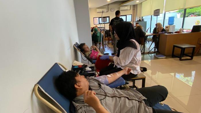 HUT TRIBUN BOGOR - Tribun Bogor merayakan hari ulang tahun ke-10 di Kantor Tribun Bogor Jalan Pemuda, Kecamatan Tanah Sareal, Kota Bogor, Senin (6/10/2025).