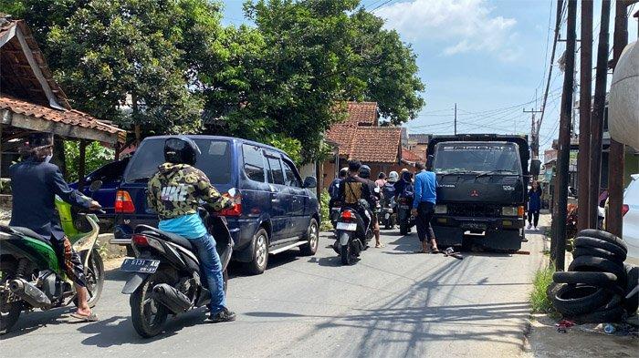 Ada Truk Mogok, Lalu Lintas di Jalan Raya Semplak Sampai Rancabungur Bogor Macet Parah