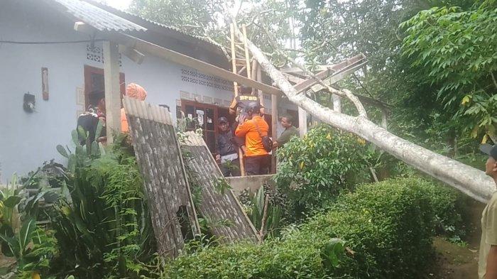 Imbas Cuaca Buruk di Bogor, 2 Rumah di Pancawati Rusak Akibat Longsor dan Angin Kencang