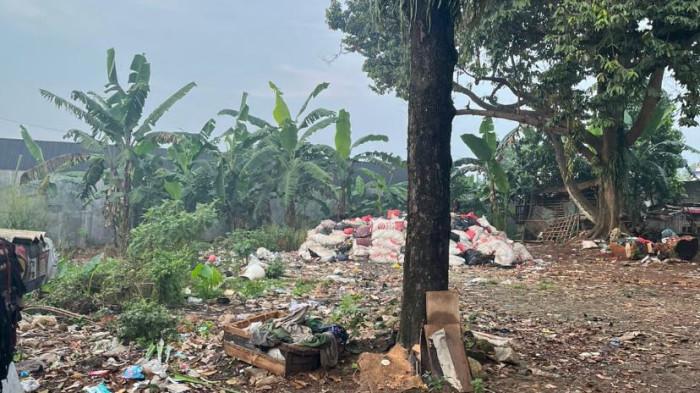 Bayar Retribusi, Sampah di Parung Bogor Malah Menggunung dan Bau, Padahal Janji Diangkut Tiap Minggu