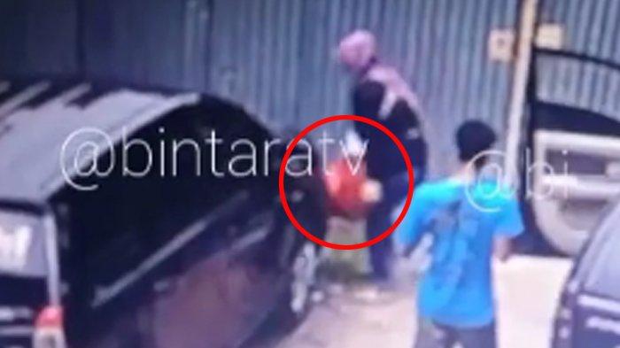 Siasat Ibu Pembuang Mayat Bayi Kelabui Sopir Travel, Encang Syok Dibisiki Ini : Kecium Bau Busuk