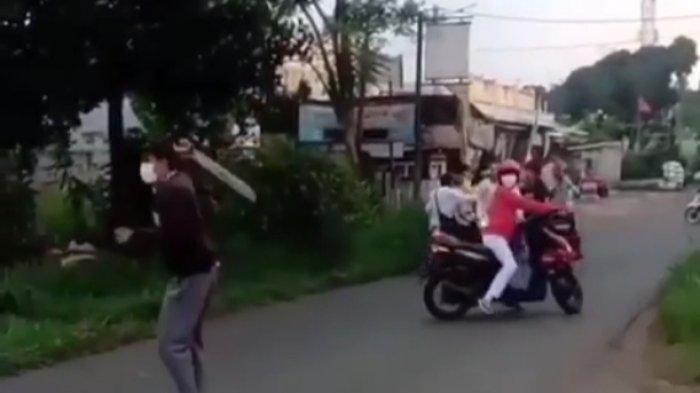 Tawuran Antar Pelajar Pecah di Depok, Sejumlah Remaja Acungkan Pedang di Jalanan