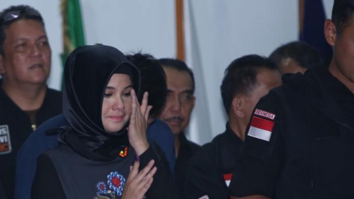 Tangis Annisa Pohan Saat Agus Meminta Maaf