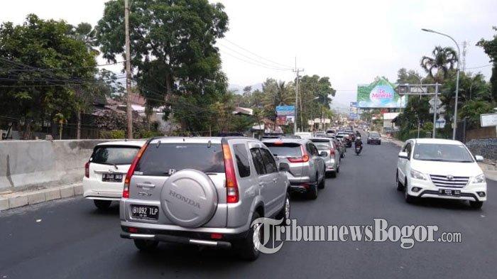 Uji Coba Kanalisasi 2-1 Jalur Puncak - Muncul Kekhawatiran Pedagang hingga Tentang Titik Rawan Macet
