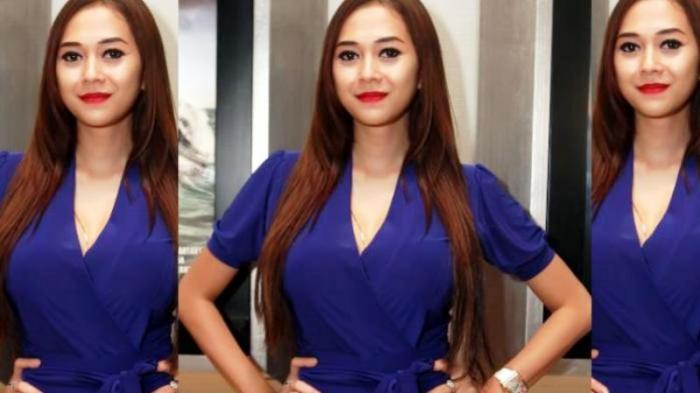 Pernah Beradegan Panas di Film Layar Lebar, Ini 5 Foto Aura Kasih Tak Pakai Celana