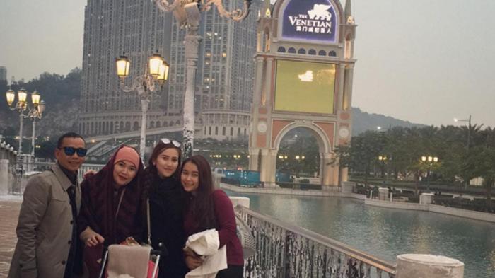 Wow, Ayu Ting Ting Boyong Keluarganya Liburan ke Macau, Ini Fotonya
