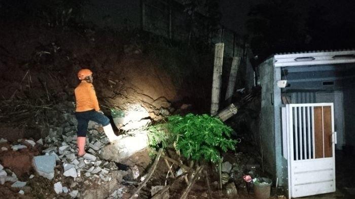 Warga Bogor Ini Sampai Ngungsi ke Serpong, Tak Bisa Tidur Nyenyak Gegara Bencana Jelang Malam