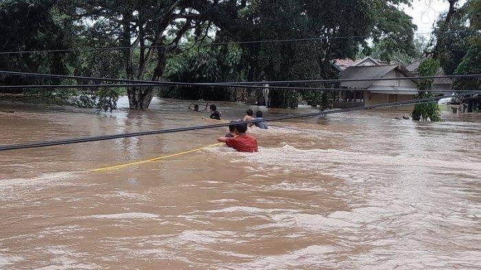 Banjir Serang Makan Korban, 2 Orang Tewas Tersengat Listrik dan Tertimbun Longsor