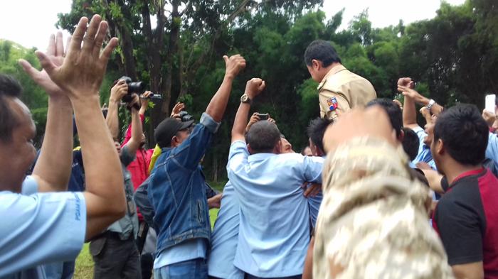Dirut PDAM Diberhentikan, Bima Arya Diarak Keliling Lapangan