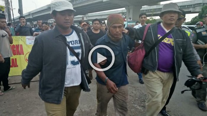 Benda Diduga Bom di Kalimalang Bikin Geger Warga, Netizen Unggah Video Penangkapan Pelaku