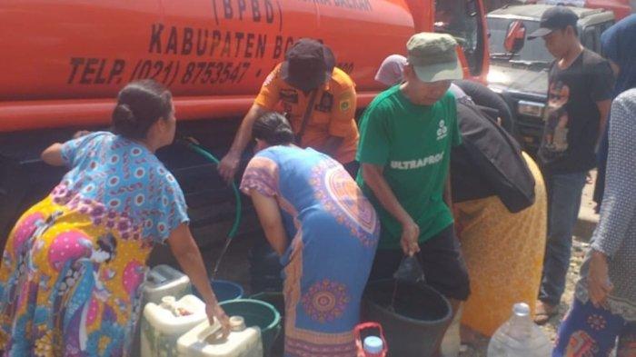 Terdampak Kekeringan Capai 83 Ribu Keluarga, Distribusi Air Bersih di Bogor Masih Diserbu Warga