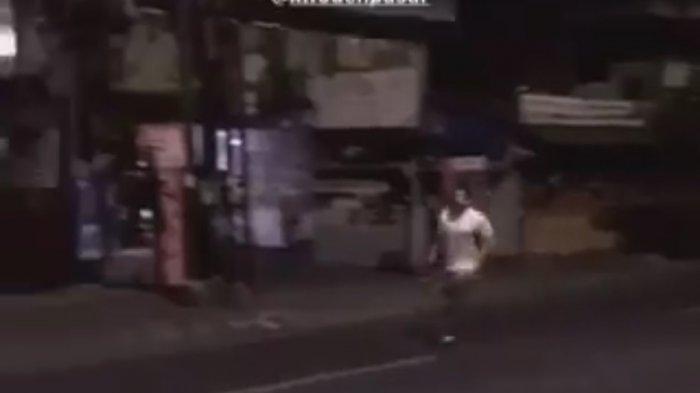 Viral Video Bule Ngamuk Tabrakan Diri ke Mobil dan Tendang Pengendara Motor, Ini Kronologinya