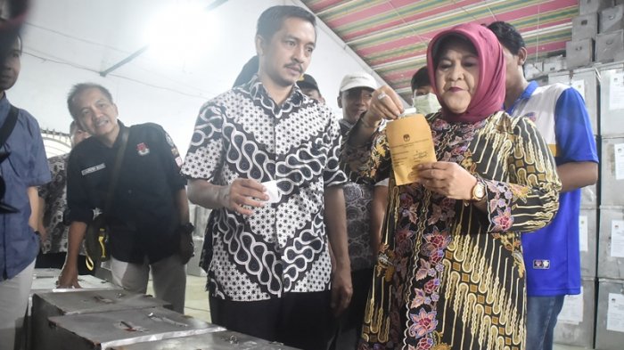 Dua Paslon Saling Klaim Menang, Ketua KPU Kabupaten Bogor Minta Warga Sabar Tunggu Hasil Resmi