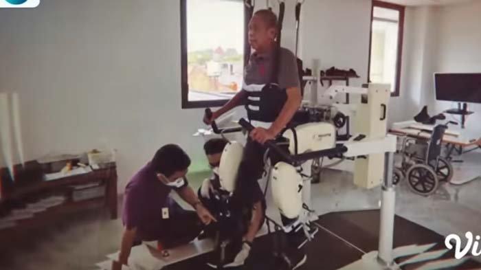 Sempat Operasi Otak, Pelawak Ini Tak Bisa Jalan dan Gagap Bicara, Begini Perjuangannya untuk Sembuh