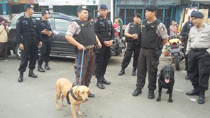 Tim Penjinak Bom Diterjunkan untuk Amankan Malam Perayaan Natal