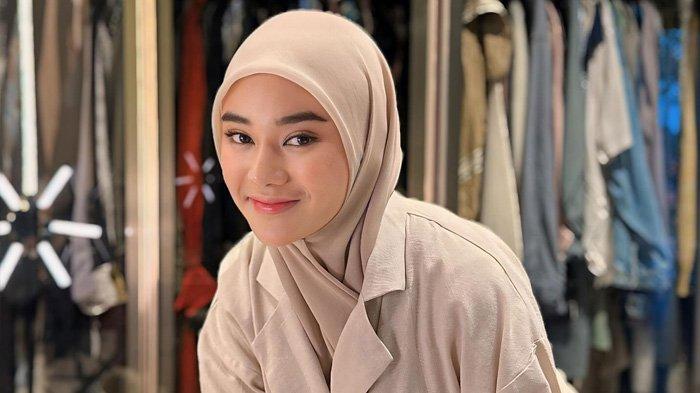 Inilah sosok Clara Shinta, selebgram yang viral karena telah menyiapkan kain kafan hingga booking kuburan untuk kematiannya kelak.