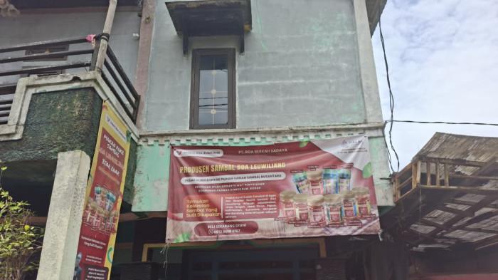 Dari dapur sederhana di Kecamatan Leuwiliang Kabupaten Bogor, lahirlah Sambal BOA Leuwiliang yang sukses mengangkat cita rasa sambal khas Nusantara dengan kemasan modern.