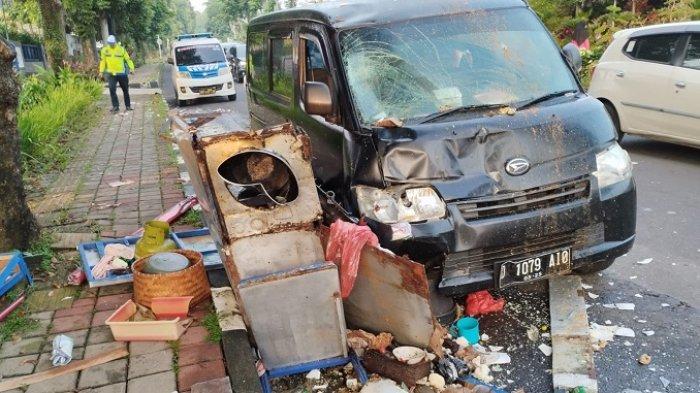 Diduga Ngantuk, Sopir Grand Max Tabrak Pedagang Soto di Jalan Dadali Bogor, Begini Kondisi Korban
