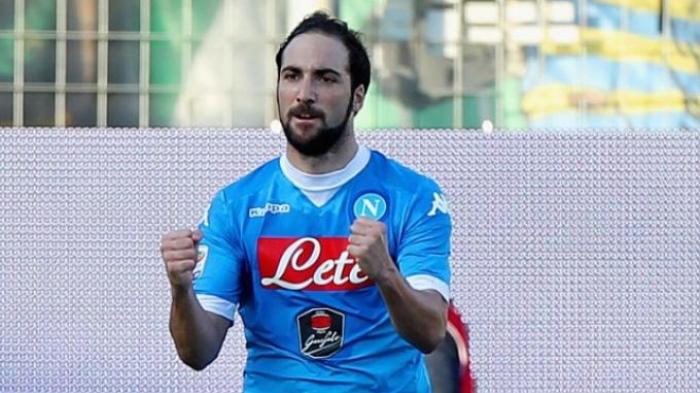 Napoli Puncaki Klasemen Serie A Usai Cukur Frosinone 5-1