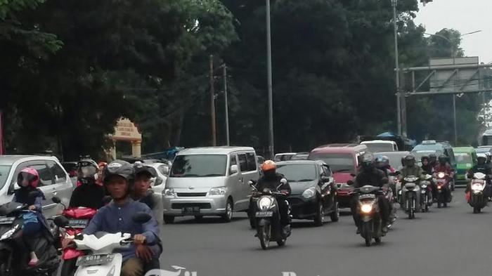 Jalan Jakarta-Bogor Sore Ini Padat