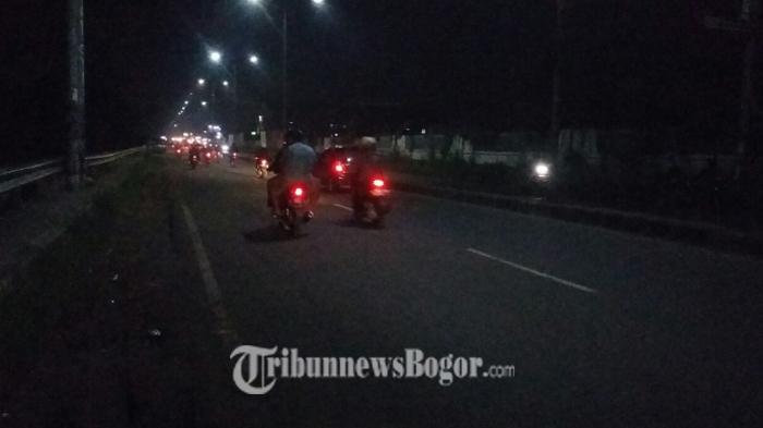 Jalan Jakarta-Bogor Tersendat di Dua Titik, Kondisi Cuaca Mulai Diguyur Hujan