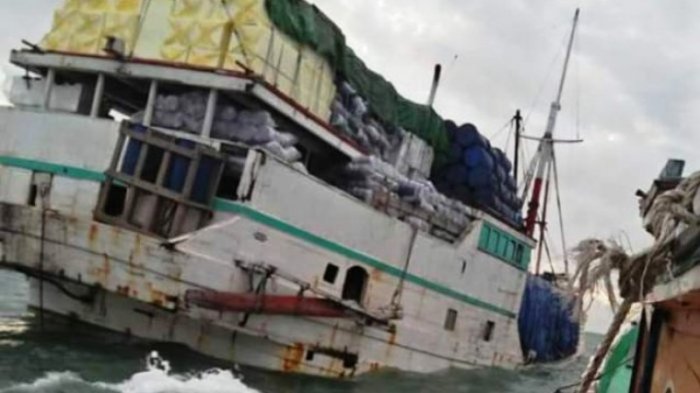 Alami Kebocoran, Kapal KM Berkat Rahmat Tenggelam di Laut Permis