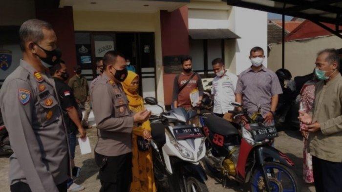 Polsek Bojonggede Kembalikan Motor Curian Kepada Pemiliknya, Kapolsek Imbau Warga Pakai Kunci Ganda