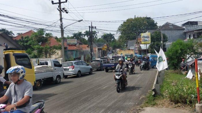 Ada Proyek Betonisasi di Jalan Warung Borong-Ranca Bungur, Lalu Lintas di Ciampea Bogor Macet