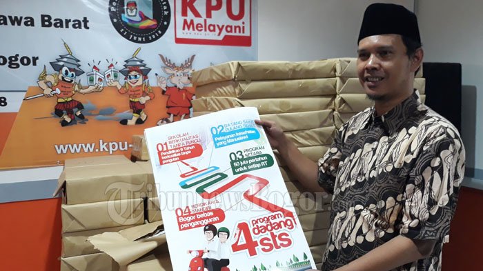 Keluarkan Dana Rp 2 M Untuk Cetak Kertas, Bahan Kampanye Paslon No 4 Masih Menumpuk Di KPUD