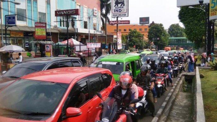 Lalu Lintas Dari Gunungbatu ke Balaikota Bogor Macet Parah, Tak Ada Petugas di Jalan